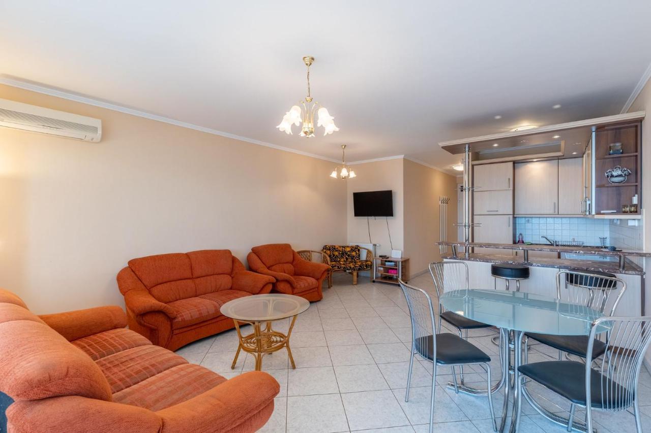 Ferienwohnung Kek Hullam Apartman By Bltn Siófok Exterior foto