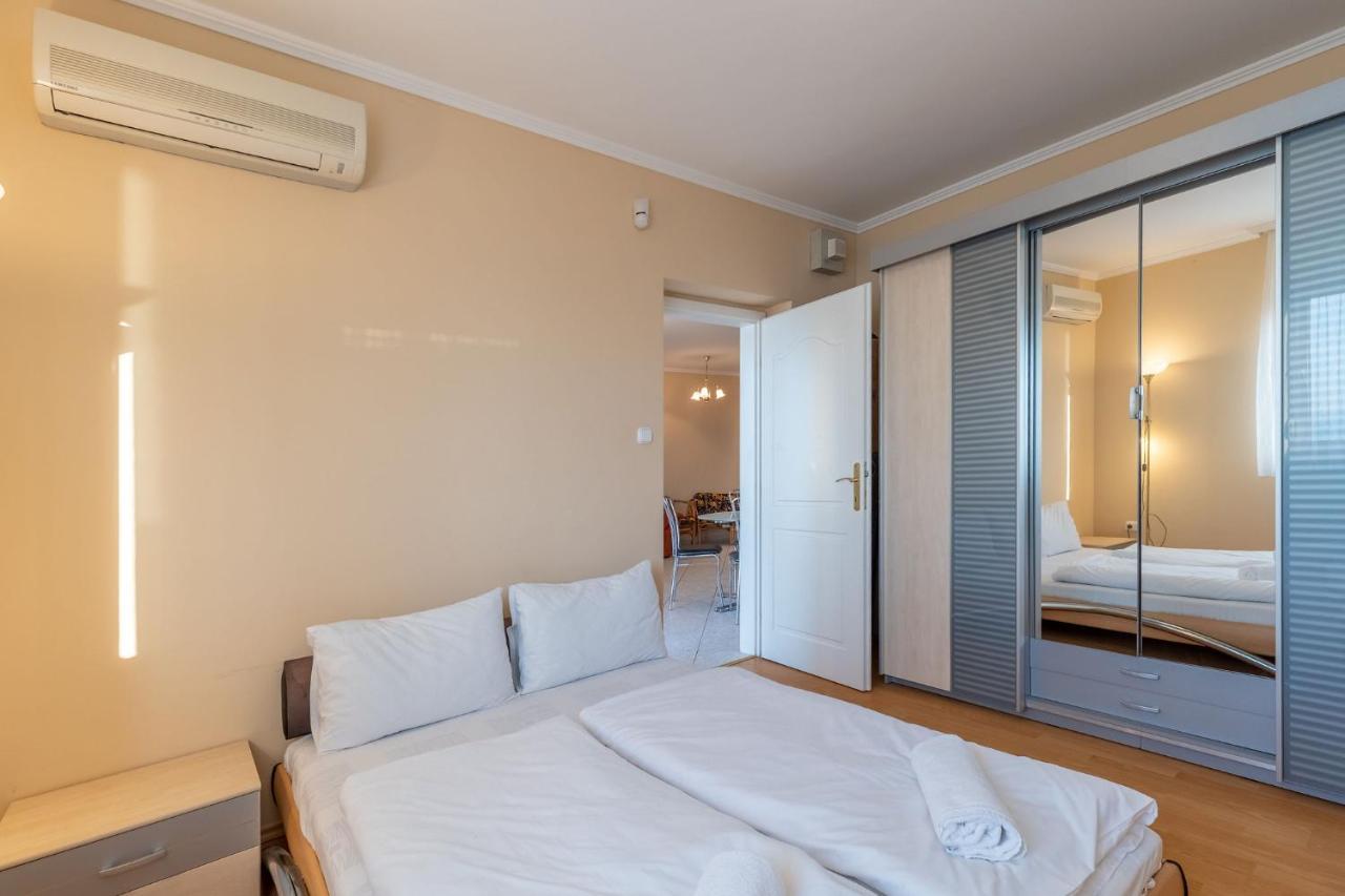 Ferienwohnung Kek Hullam Apartman By Bltn Siófok Exterior foto
