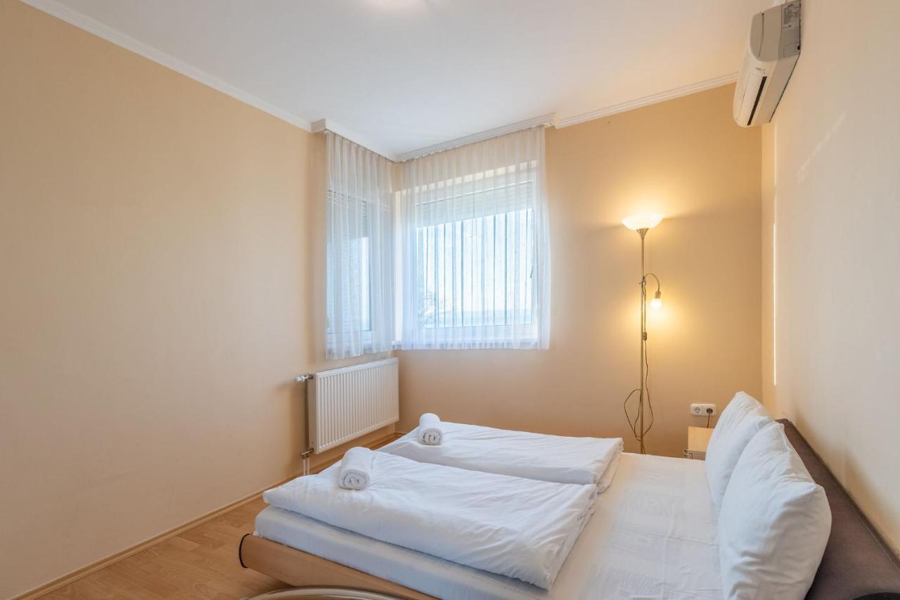 Ferienwohnung Kek Hullam Apartman By Bltn Siófok Exterior foto